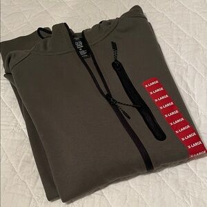 Men’s Olive Green Full Zip Hoodie in size XL with 2 side & 1 chest pockets, NWT